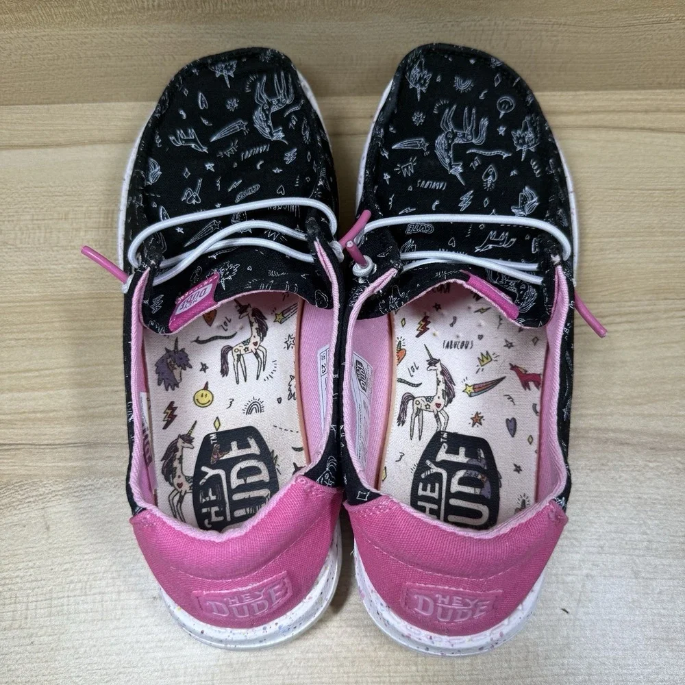 Hey Dude Wendy Youth Unicorn Slip on Loafers Low Top Shoes Black Girls Sz Y4
